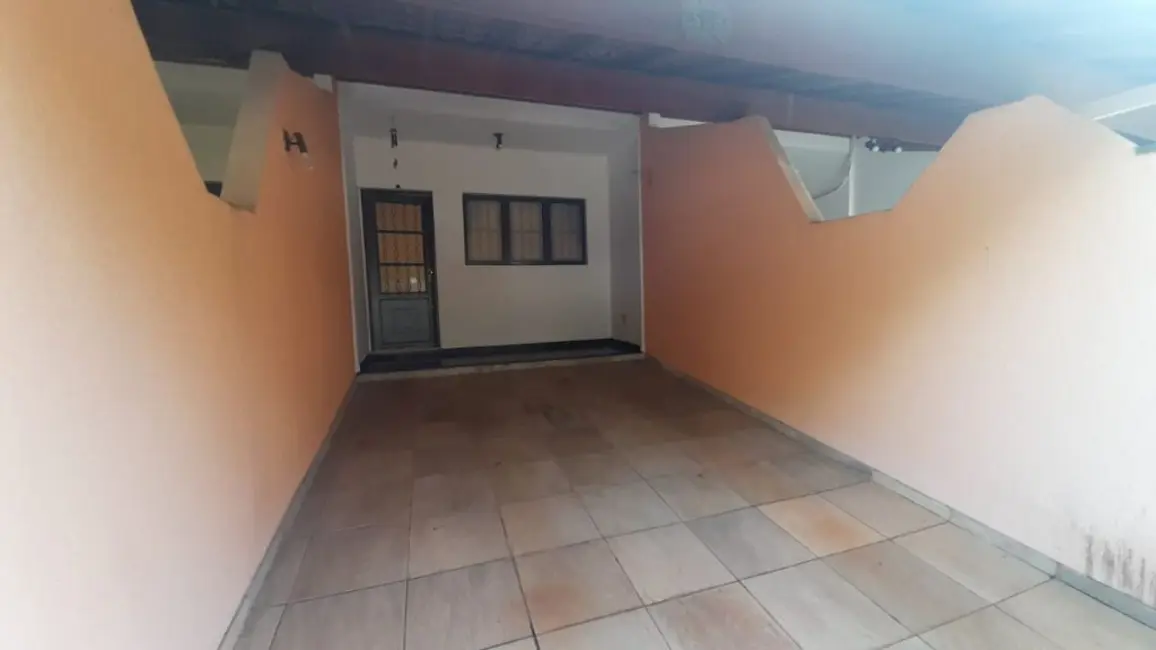Foto 2 de Sobrado com 2 quartos à venda, 102m2 em Jardim Quitandinha, Araraquara - SP
