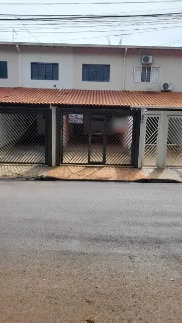 Sobrado com 2 quartos à venda, 102m2 em Jardim Quitandinha, Araraquara - SP - imagem 4 Foto 4 de Sobrado com 2 quartos à venda, 102m2 em Jardim Quitandinha, Araraquara - SP