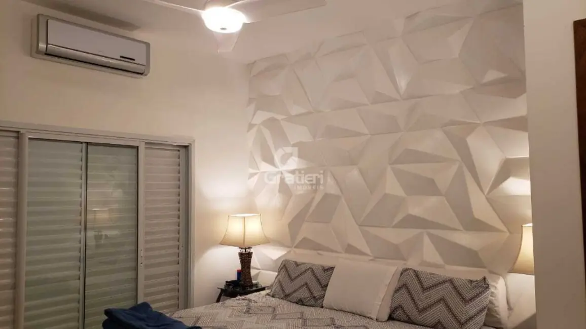 Foto 2 de Casa de Condomínio com 3 quartos à venda, 170m2 em Parque Residencial Damha, Araraquara - SP