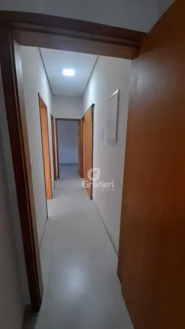 Casa de Condomínio com 3 quartos à venda, 131m2 em Parque Laranjeiras, Araraquara - SP - imagem 5 Foto 5 de Casa de Condomínio com 3 quartos à venda, 131m2 em Parque Laranjeiras, Araraquara - SP