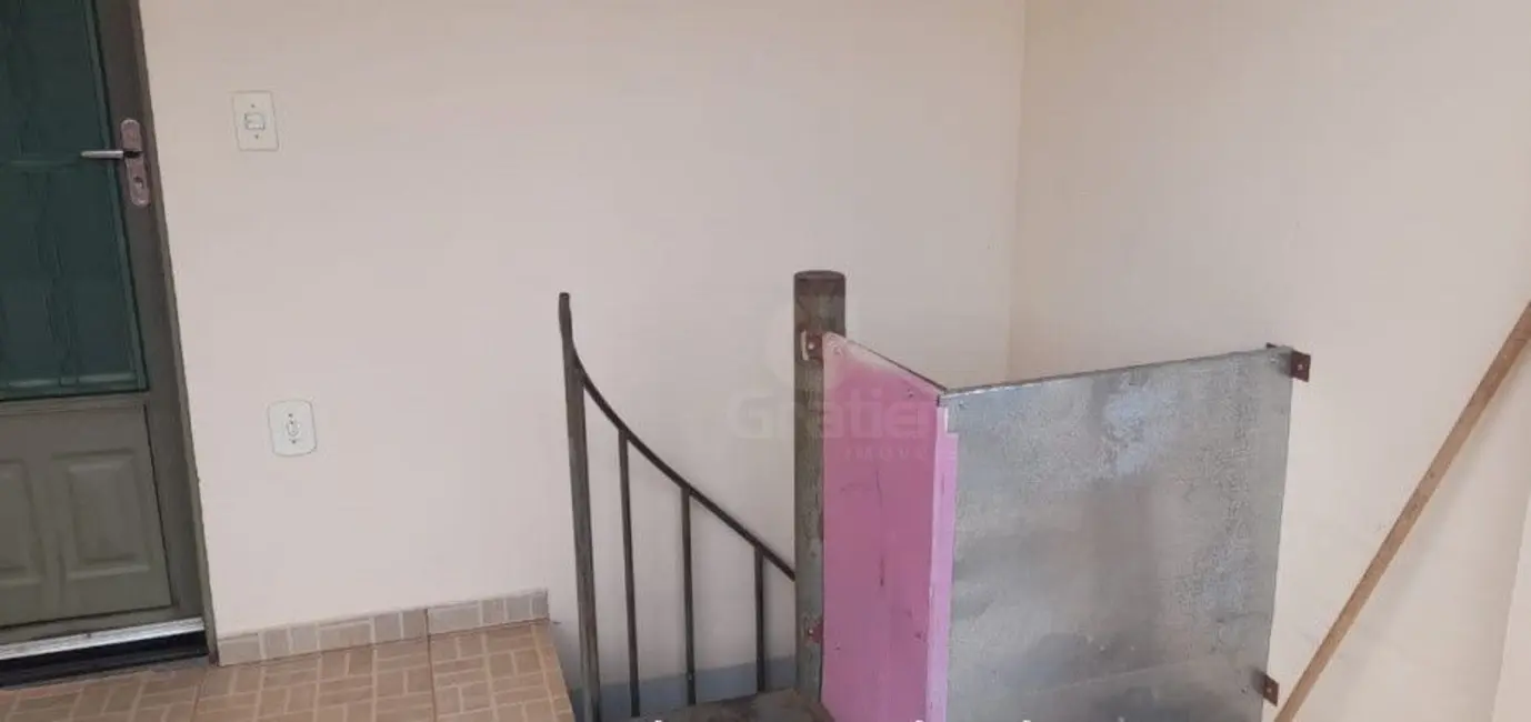 Sala Comercial com 2 quartos à venda, 237m2 em Jardim Pinheiros (Vila Xavier), Araraquara - SP - imagem 4 Foto 4 de Sala Comercial com 2 quartos à venda, 237m2 em Jardim Pinheiros (Vila Xavier), Araraquara - SP