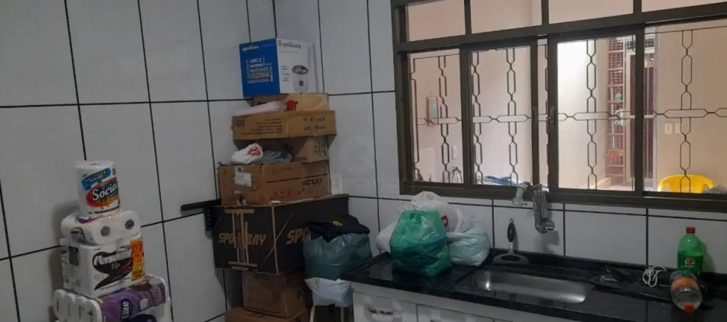 Sala Comercial com 2 quartos à venda, 237m2 em Jardim Pinheiros (Vila Xavier), Araraquara - SP - imagem 3 Foto 3 de Sala Comercial com 2 quartos à venda, 237m2 em Jardim Pinheiros (Vila Xavier), Araraquara - SP
