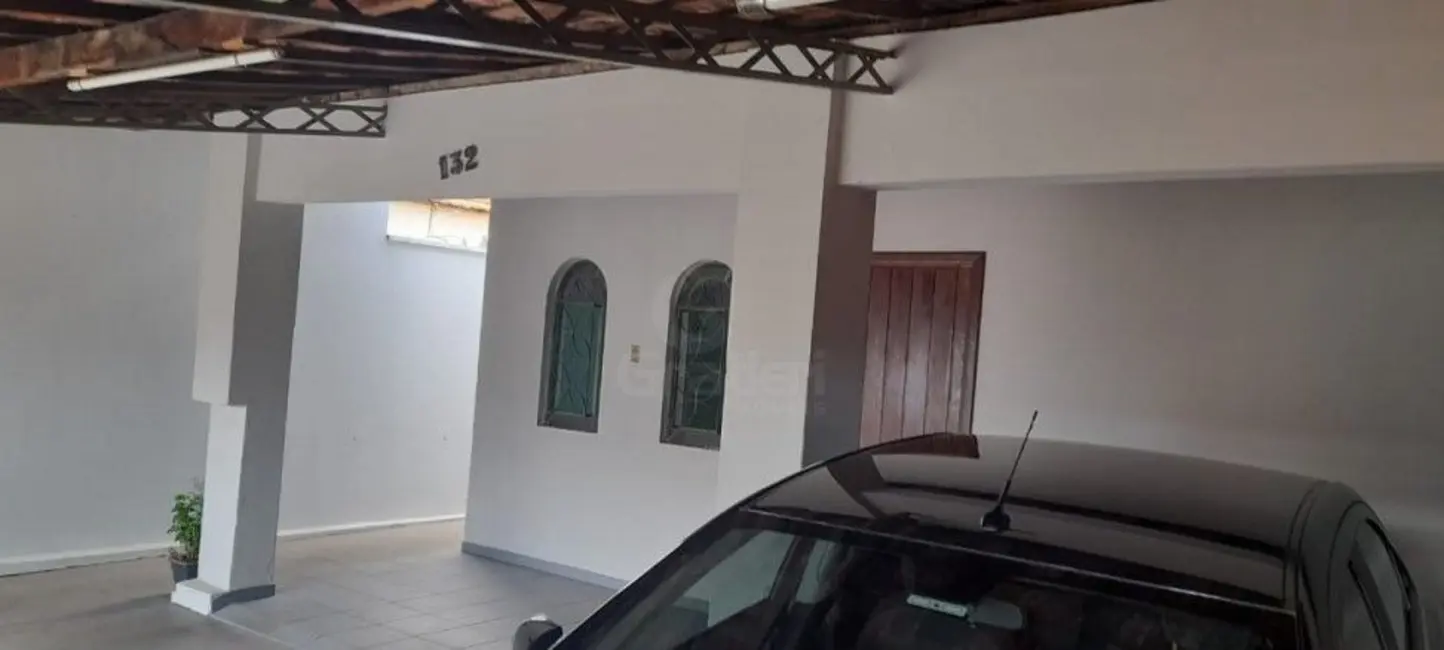 Sala Comercial com 2 quartos à venda, 237m2 em Jardim Pinheiros (Vila Xavier), Araraquara - SP - imagem 2 Foto 2 de Sala Comercial com 2 quartos à venda, 237m2 em Jardim Pinheiros (Vila Xavier), Araraquara - SP