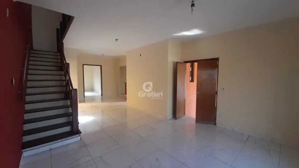 Sobrado com 3 quartos à venda, 280m2 em Jardim Arangá, Araraquara - SP - imagem 3 Foto 3 de Sobrado com 3 quartos à venda, 280m2 em Jardim Arangá, Araraquara - SP