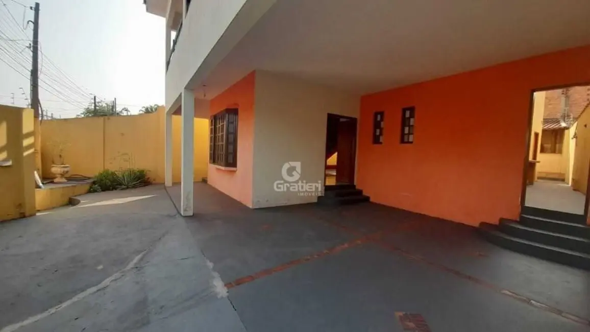 Foto 1 de Sobrado com 3 quartos para alugar, 280m2 em Jardim Arangá, Araraquara - SP