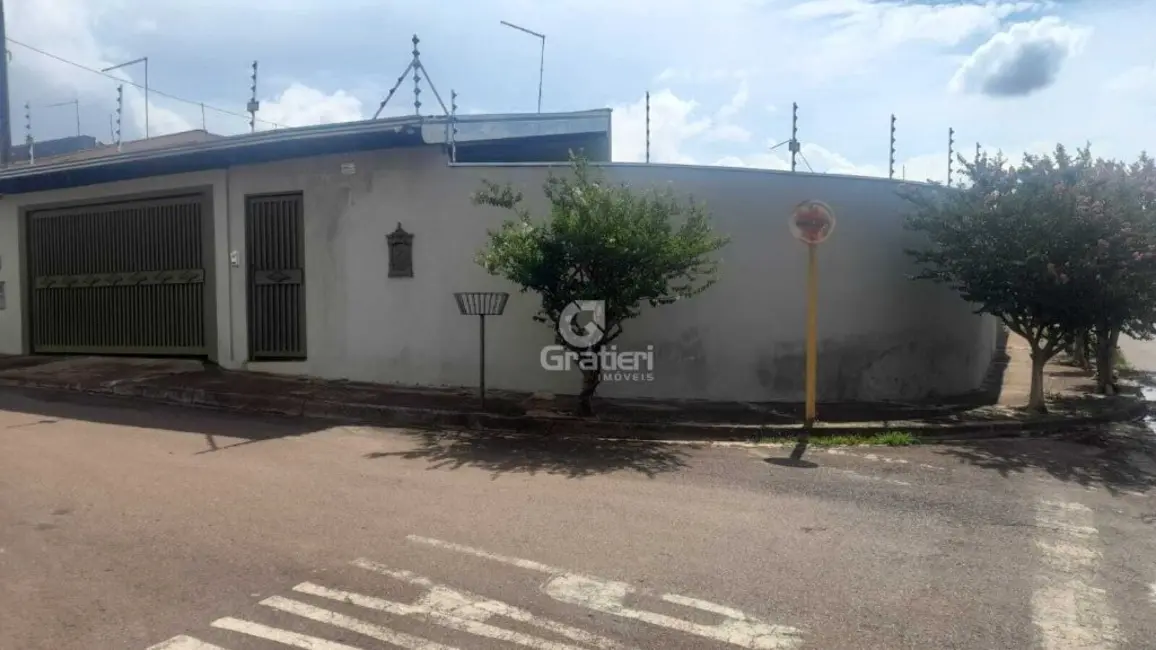 Casa com 2 quartos à venda, 197m2 em Jardim Uirapuru II, Araraquara - SP - imagem 1 Foto 1 de Casa com 2 quartos à venda, 197m2 em Jardim Uirapuru II, Araraquara - SP