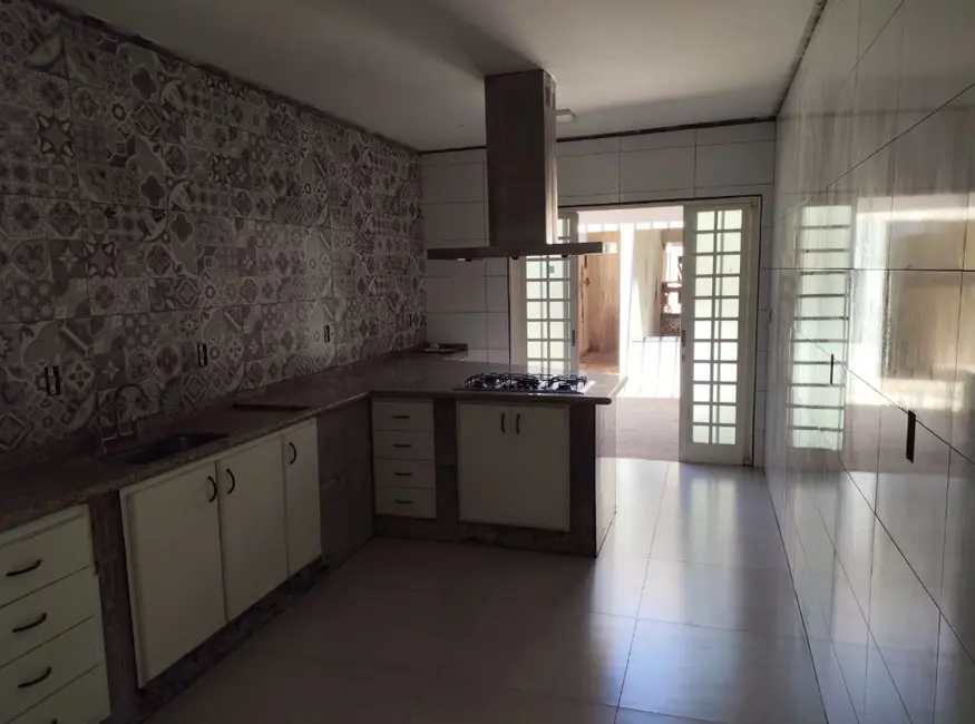 Loja com 3 quartos à venda, 352m2 em Centro, Araraquara - SP - imagem 6 Foto 6 de Loja com 3 quartos à venda, 352m2 em Centro, Araraquara - SP