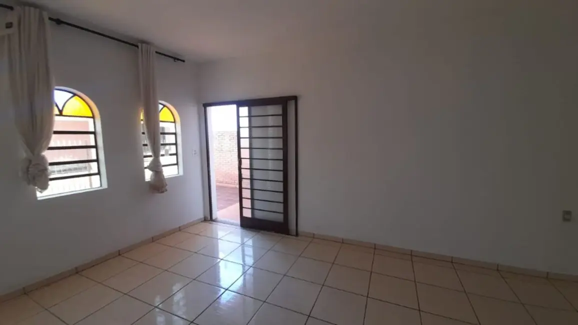 Casa com 2 quartos à venda, 121m2 em Centro, Araraquara - SP - imagem 9 Foto 9 de Casa com 2 quartos à venda, 121m2 em Centro, Araraquara - SP