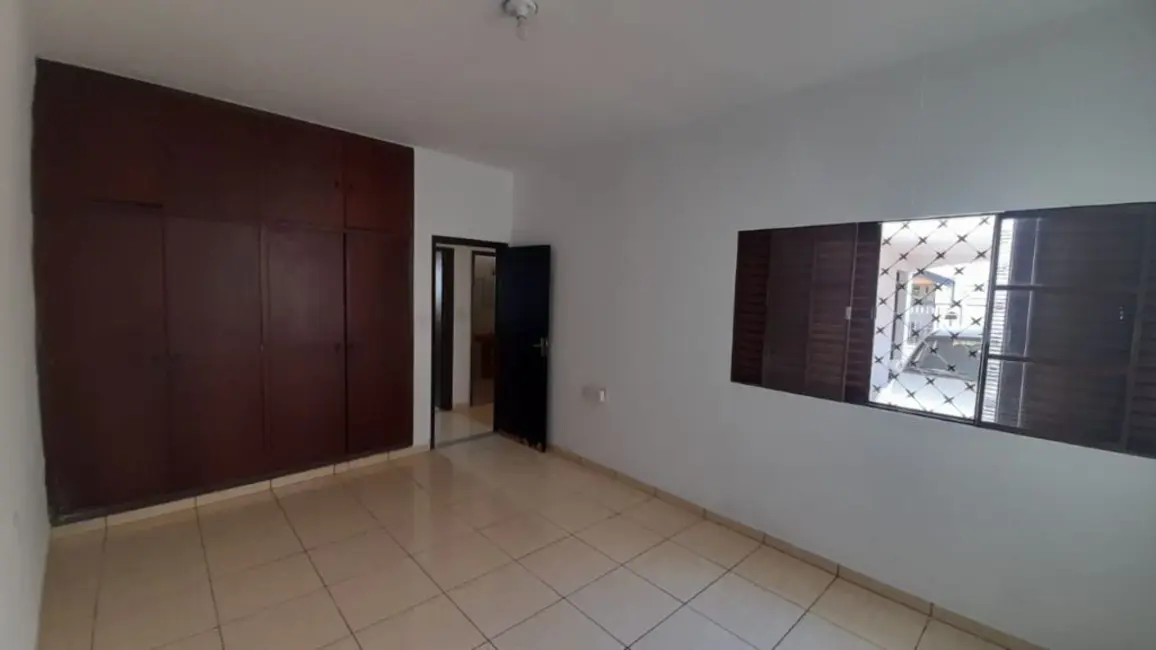 Casa com 2 quartos à venda, 121m2 em Centro, Araraquara - SP - imagem 6 Foto 6 de Casa com 2 quartos à venda, 121m2 em Centro, Araraquara - SP