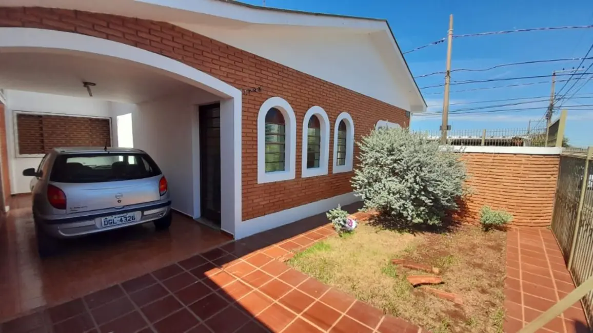 Foto 1 de Casa com 2 quartos à venda, 121m2 em Centro, Araraquara - SP