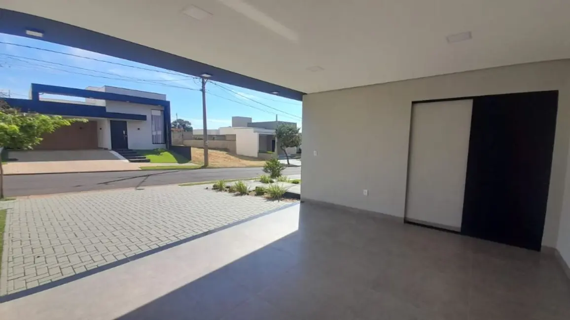 Casa de Condomínio com 3 quartos à venda, 163m2 em Residencial Village Damha III, Araraquara - SP - imagem 6 Foto 6 de Casa de Condomínio com 3 quartos à venda, 163m2 em Residencial Village Damha III, Araraquara - SP