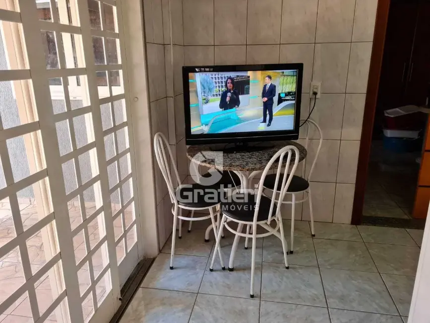 Casa com 4 quartos à venda, 212m2 em Vila Xavier (Vila Xavier), Araraquara - SP - imagem 3 Foto 3 de Casa com 4 quartos à venda, 212m2 em Vila Xavier (Vila Xavier), Araraquara - SP