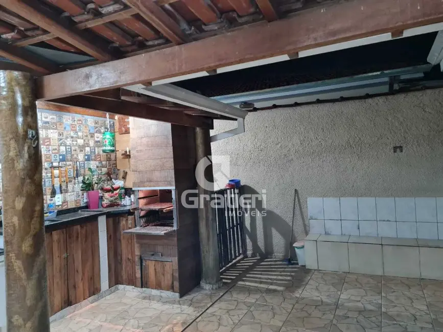 Casa com 4 quartos à venda, 212m2 em Vila Xavier (Vila Xavier), Araraquara - SP - imagem 4 Foto 4 de Casa com 4 quartos à venda, 212m2 em Vila Xavier (Vila Xavier), Araraquara - SP