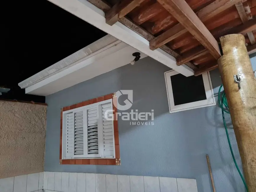 Casa com 4 quartos à venda, 212m2 em Vila Xavier (Vila Xavier), Araraquara - SP - imagem 2 Foto 2 de Casa com 4 quartos à venda, 212m2 em Vila Xavier (Vila Xavier), Araraquara - SP