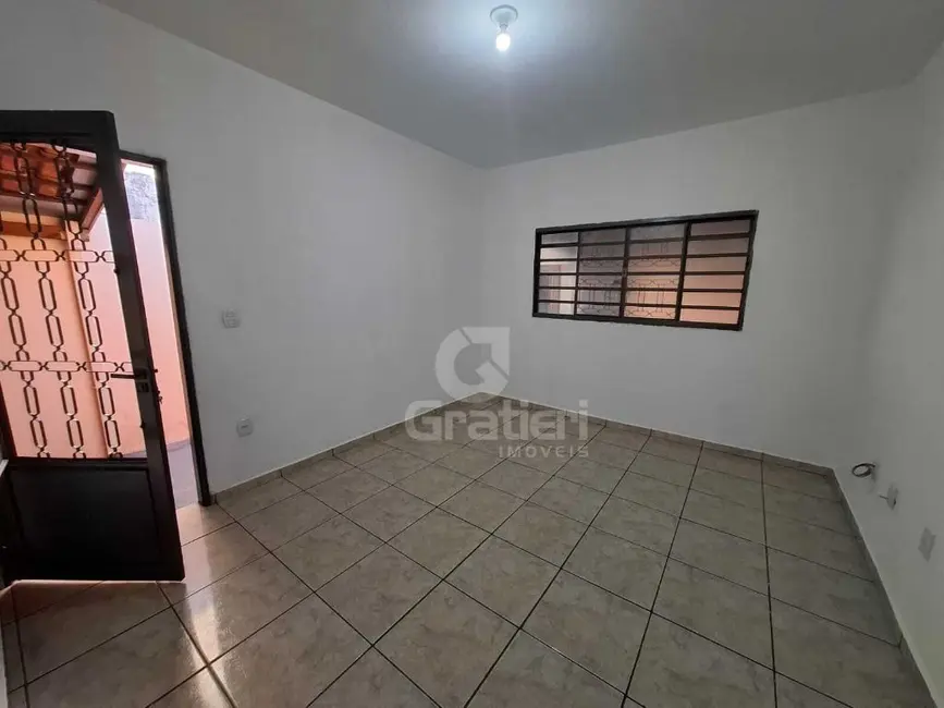 Foto 3 de Casa com 2 quartos para alugar, 75m2 em Jardim Arangá, Araraquara - SP