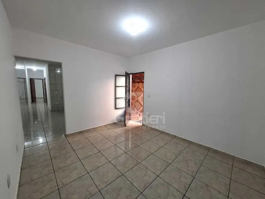 Foto 8 de Casa com 2 quartos para alugar, 75m2 em Jardim Arangá, Araraquara - SP