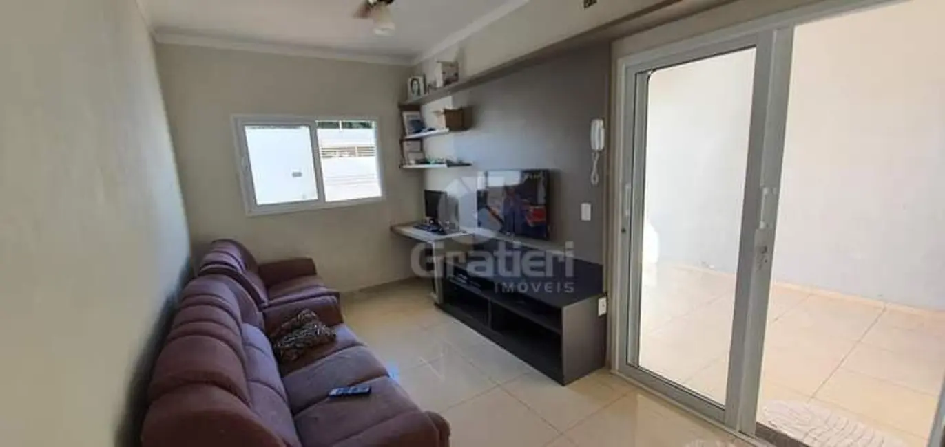 Sobrado com 3 quartos à venda, 135m2 em Jardim das Gaivotas, Araraquara - SP - imagem 6 Foto 6 de Sobrado com 3 quartos à venda, 135m2 em Jardim das Gaivotas, Araraquara - SP