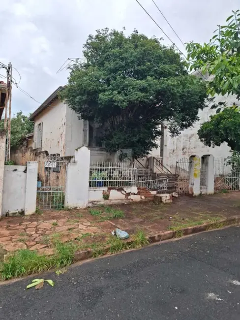 Casa com 2 quartos à venda, 96m2 em Centro, Araraquara - SP - imagem 3 Foto 3 de Casa com 2 quartos à venda, 96m2 em Centro, Araraquara - SP