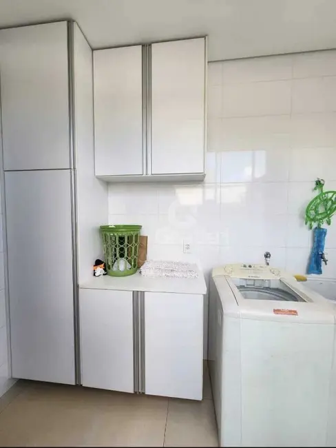 Foto 4 de Sobrado com 3 quartos à venda, 239m2 em Residencial Village Damha II, Araraquara - SP