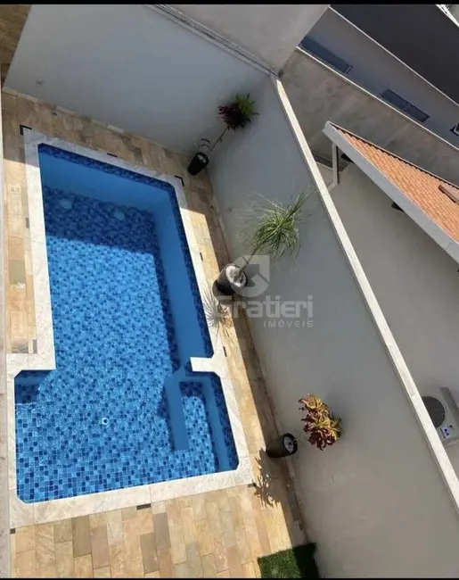 Foto 2 de Sobrado com 3 quartos à venda, 239m2 em Residencial Village Damha II, Araraquara - SP