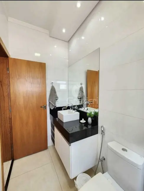 Foto 8 de Sobrado com 3 quartos à venda, 239m2 em Residencial Village Damha II, Araraquara - SP