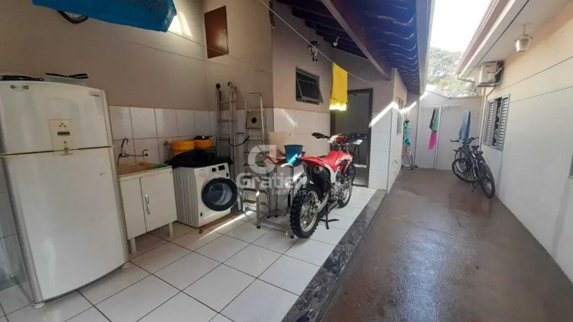Casa com 4 quartos à venda, 154m2 em Jardim Arangá, Araraquara - SP - imagem 5 Foto 5 de Casa com 4 quartos à venda, 154m2 em Jardim Arangá, Araraquara - SP