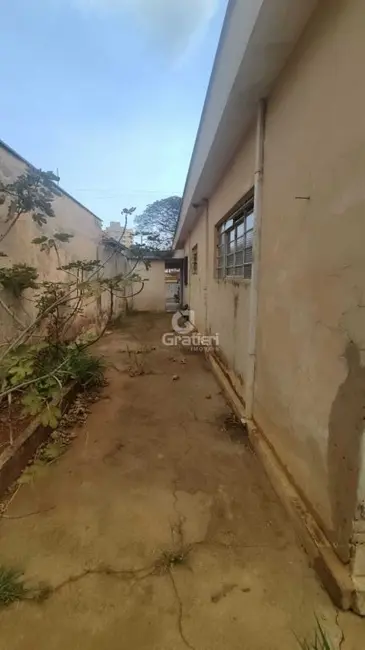 Casa com 3 quartos à venda, 205m2 em Centro, Araraquara - SP - imagem 5 Foto 5 de Casa com 3 quartos à venda, 205m2 em Centro, Araraquara - SP