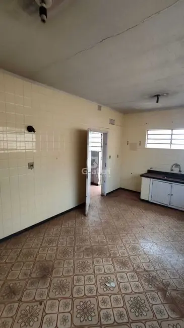 Casa com 3 quartos à venda, 205m2 em Centro, Araraquara - SP - imagem 3 Foto 3 de Casa com 3 quartos à venda, 205m2 em Centro, Araraquara - SP