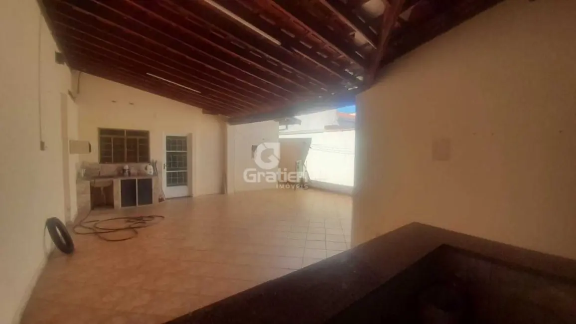 Casa com 3 quartos à venda, 157m2 em Parque Igaçaba, Araraquara - SP - imagem 6 Foto 6 de Casa com 3 quartos à venda, 157m2 em Parque Igaçaba, Araraquara - SP