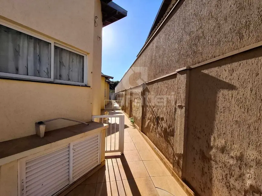 Foto 3 de Casa de Condomínio com 3 quartos à venda, 414m2 em Residencial Portal dos Oitis, Araraquara - SP