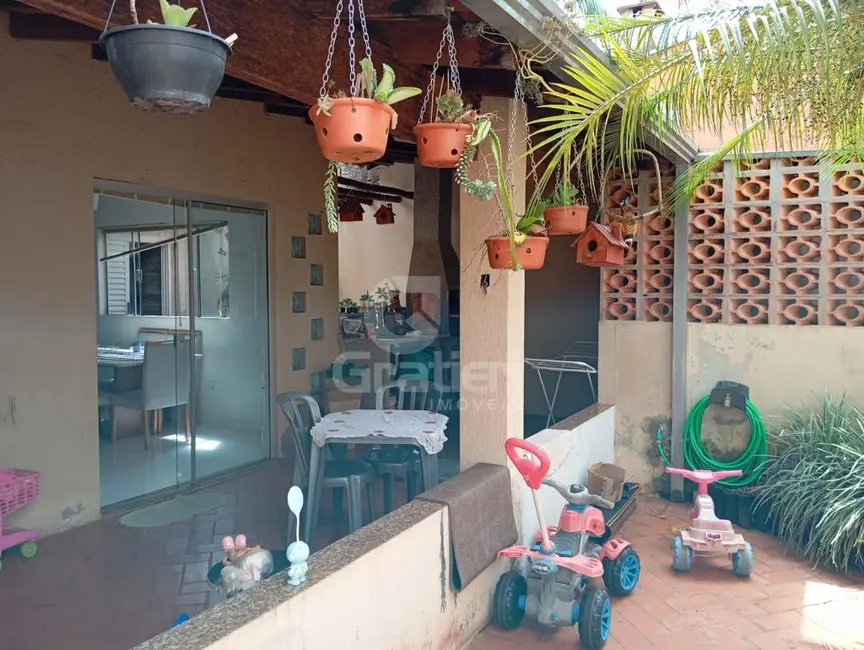 Foto 1 de Casa com 3 quartos à venda, 123m2 em Residencial Acapulco, Araraquara - SP
