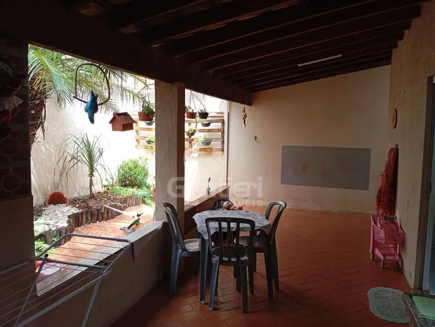 Foto 2 de Casa com 3 quartos à venda, 123m2 em Residencial Acapulco, Araraquara - SP