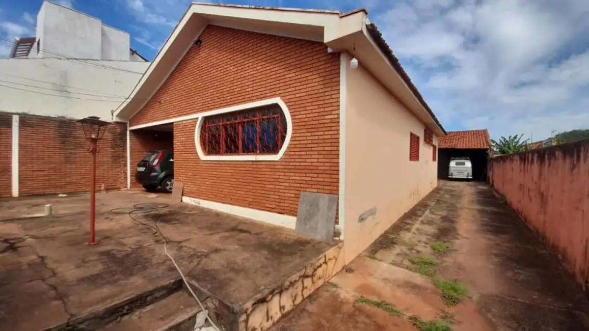 Casa com 3 quartos à venda, 216m2 em Jardim Eliana, Araraquara - SP - imagem 3 Foto 3 de Casa com 3 quartos à venda, 216m2 em Jardim Eliana, Araraquara - SP