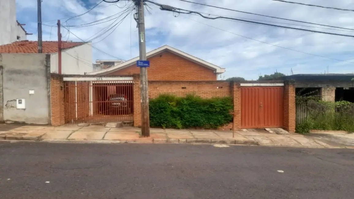 Casa com 3 quartos à venda, 216m2 em Jardim Eliana, Araraquara - SP - imagem 1 Foto 1 de Casa com 3 quartos à venda, 216m2 em Jardim Eliana, Araraquara - SP