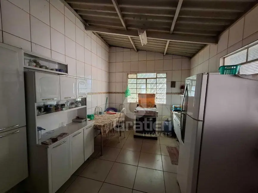 Casa com 3 quartos à venda, 162m2 em Vila Furlan, Araraquara - SP - imagem 5 Foto 5 de Casa com 3 quartos à venda, 162m2 em Vila Furlan, Araraquara - SP