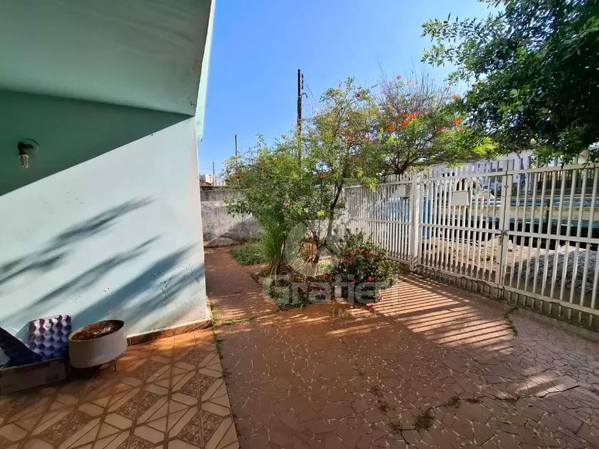 Casa com 3 quartos à venda, 162m2 em Vila Furlan, Araraquara - SP - imagem 8 Foto 8 de Casa com 3 quartos à venda, 162m2 em Vila Furlan, Araraquara - SP