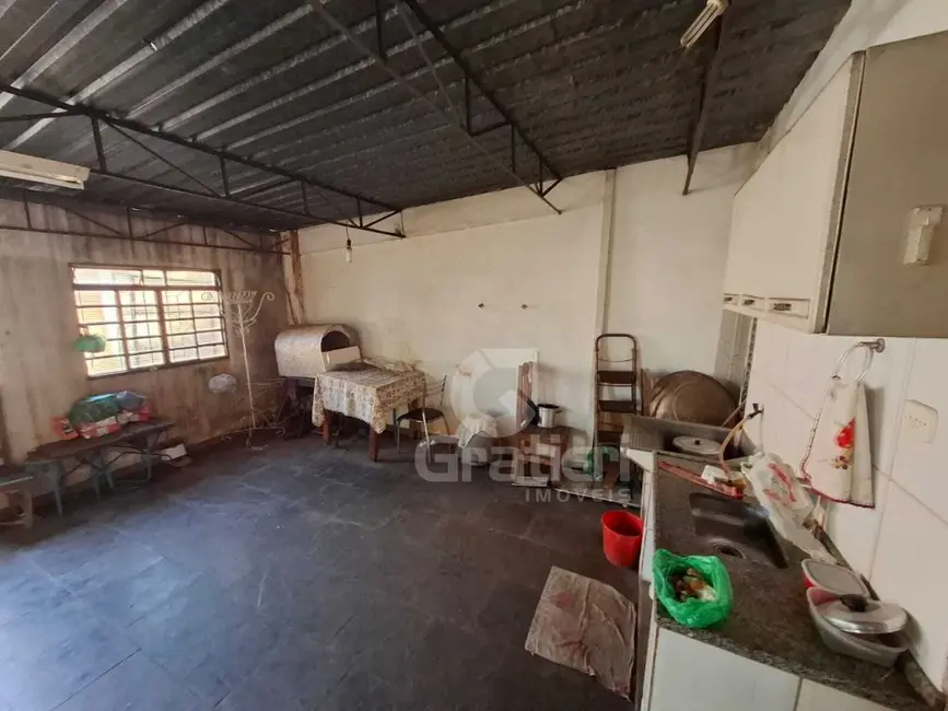 Casa com 3 quartos à venda, 162m2 em Vila Furlan, Araraquara - SP - imagem 6 Foto 6 de Casa com 3 quartos à venda, 162m2 em Vila Furlan, Araraquara - SP