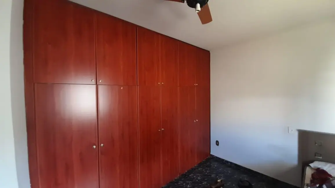 Casa com 2 quartos à venda, 184m2 em Jardim América (Vila Xavier), Araraquara - SP - imagem 4 Foto 4 de Casa com 2 quartos à venda, 184m2 em Jardim América (Vila Xavier), Araraquara - SP