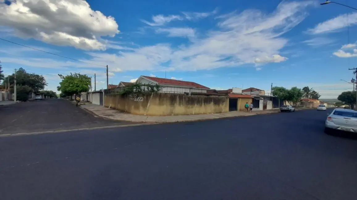 Casa com 2 quartos à venda, 184m2 em Jardim América (Vila Xavier), Araraquara - SP - imagem 3 Foto 3 de Casa com 2 quartos à venda, 184m2 em Jardim América (Vila Xavier), Araraquara - SP