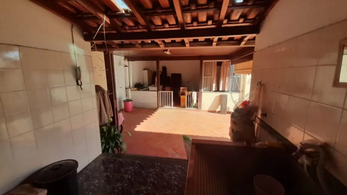 Casa com 2 quartos à venda, 184m2 em Jardim América (Vila Xavier), Araraquara - SP - imagem 6 Foto 6 de Casa com 2 quartos à venda, 184m2 em Jardim América (Vila Xavier), Araraquara - SP