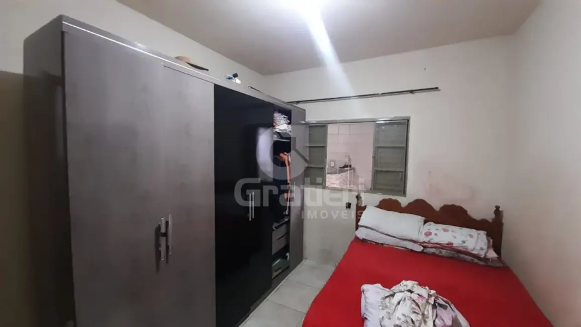 Casa com 3 quartos à venda, 107m2 em Jardim Imperial, Araraquara - SP - imagem 3 Foto 3 de Casa com 3 quartos à venda, 107m2 em Jardim Imperial, Araraquara - SP