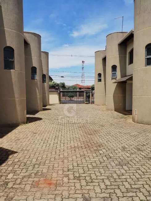 Sobrado com 3 quartos à venda, 138m2 em Jardim Tabapuã (Vila Xavier), Araraquara - SP - imagem 8 Foto 8 de Sobrado com 3 quartos à venda, 138m2 em Jardim Tabapuã (Vila Xavier), Araraquara - SP