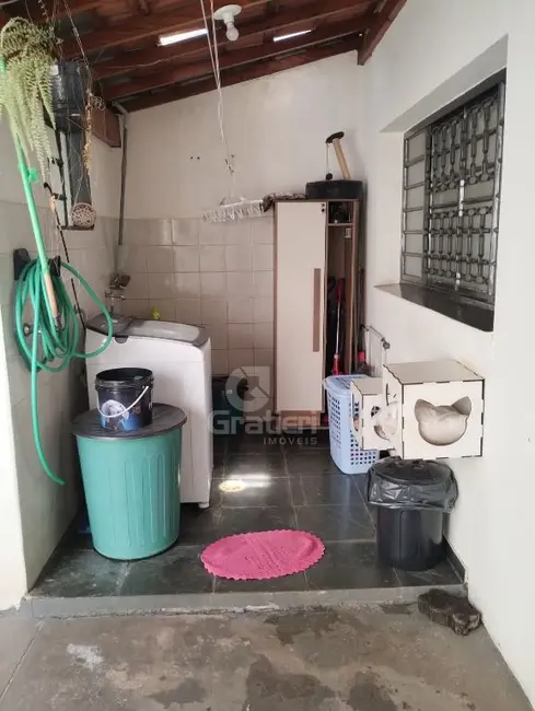 Sobrado com 3 quartos à venda, 138m2 em Jardim Tabapuã (Vila Xavier), Araraquara - SP - imagem 6 Foto 6 de Sobrado com 3 quartos à venda, 138m2 em Jardim Tabapuã (Vila Xavier), Araraquara - SP