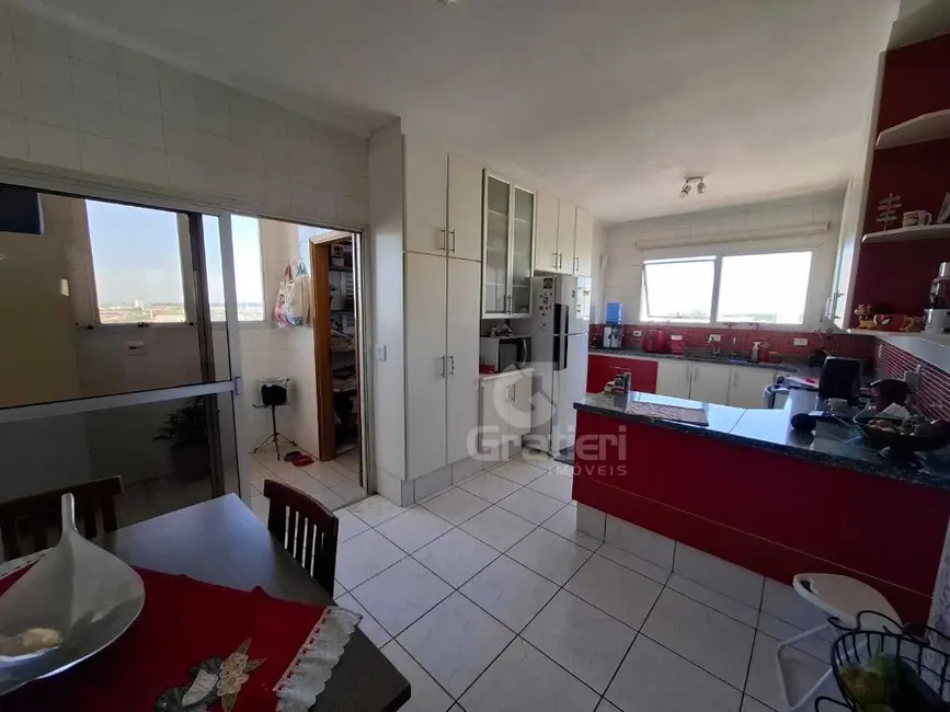 Apartamento com 3 quartos à venda, 181m2 em Centro, Araraquara - SP - imagem 8 Foto 8 de Apartamento com 3 quartos à venda, 181m2 em Centro, Araraquara - SP