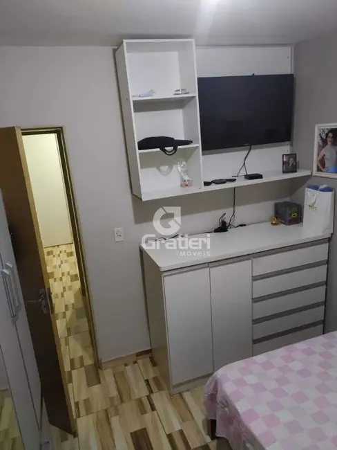Casa com 3 quartos à venda, 41m2 em Jardim Roberto Selmi Dei, Araraquara - SP - imagem 9 Foto 9 de Casa com 3 quartos à venda, 41m2 em Jardim Roberto Selmi Dei, Araraquara - SP