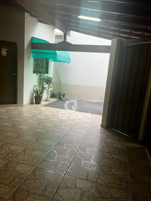 Casa com 2 quartos à venda, 105m2 em Jardim Esplanada, Araraquara - SP - imagem 4 Foto 4 de Casa com 2 quartos à venda, 105m2 em Jardim Esplanada, Araraquara - SP