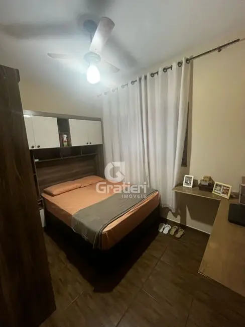 Casa com 2 quartos à venda, 105m2 em Jardim Esplanada, Araraquara - SP - imagem 3 Foto 3 de Casa com 2 quartos à venda, 105m2 em Jardim Esplanada, Araraquara - SP
