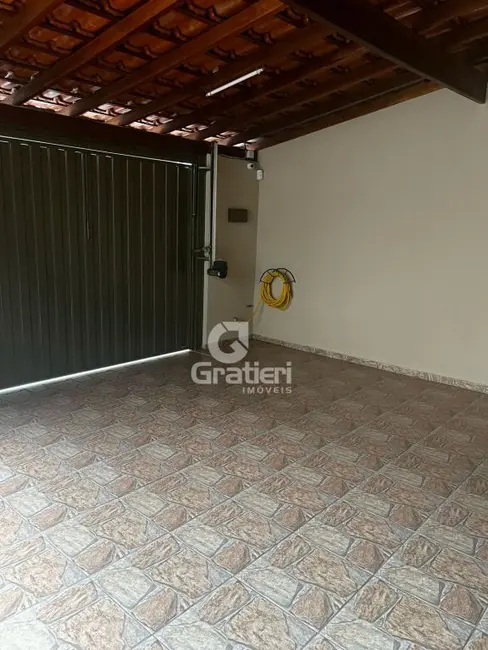 Casa com 2 quartos à venda, 105m2 em Jardim Esplanada, Araraquara - SP - imagem 2 Foto 2 de Casa com 2 quartos à venda, 105m2 em Jardim Esplanada, Araraquara - SP