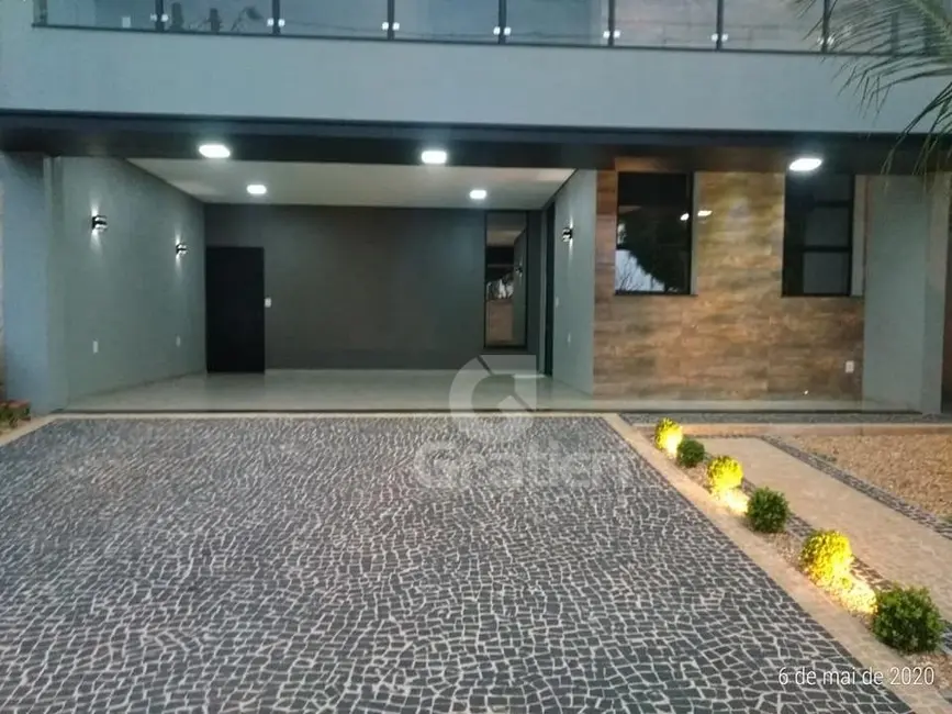 Casa de Condomínio com 3 quartos à venda, 257m2 em Parque Residencial Damha, Araraquara - SP - imagem 9 Foto 9 de Casa de Condomínio com 3 quartos à venda, 257m2 em Parque Residencial Damha, Araraquara - SP