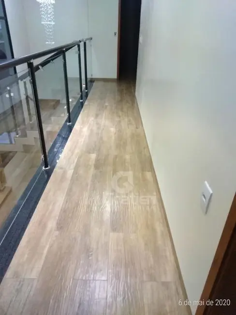 Casa de Condomínio com 3 quartos à venda, 257m2 em Parque Residencial Damha, Araraquara - SP - imagem 8 Foto 8 de Casa de Condomínio com 3 quartos à venda, 257m2 em Parque Residencial Damha, Araraquara - SP